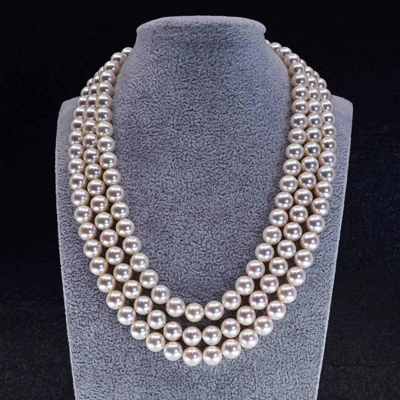 Pearl necklace